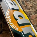 Madrid 8" Gördeszka - Fekete