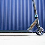 Versatyl Cosmopolitan V2 Scooter - Neochrome