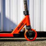 Versatyl Cosmopolitan V2 Scooter - Orange Blue Black